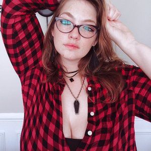 Old Navy Red Plaid Maternity Top XL